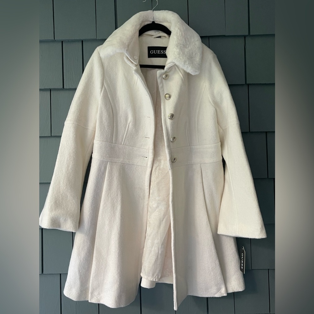 NEW WITH TAGS Guess Pea C0at